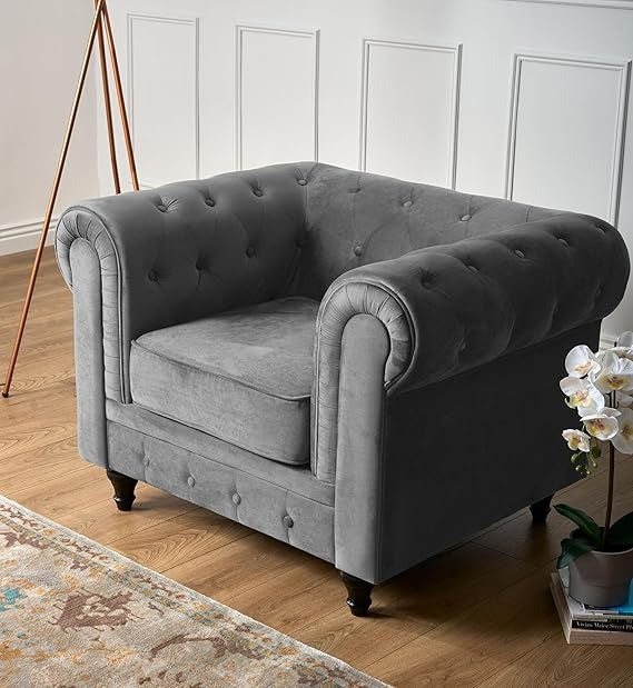 Classic Chesterfield Sofa | Including Footstool